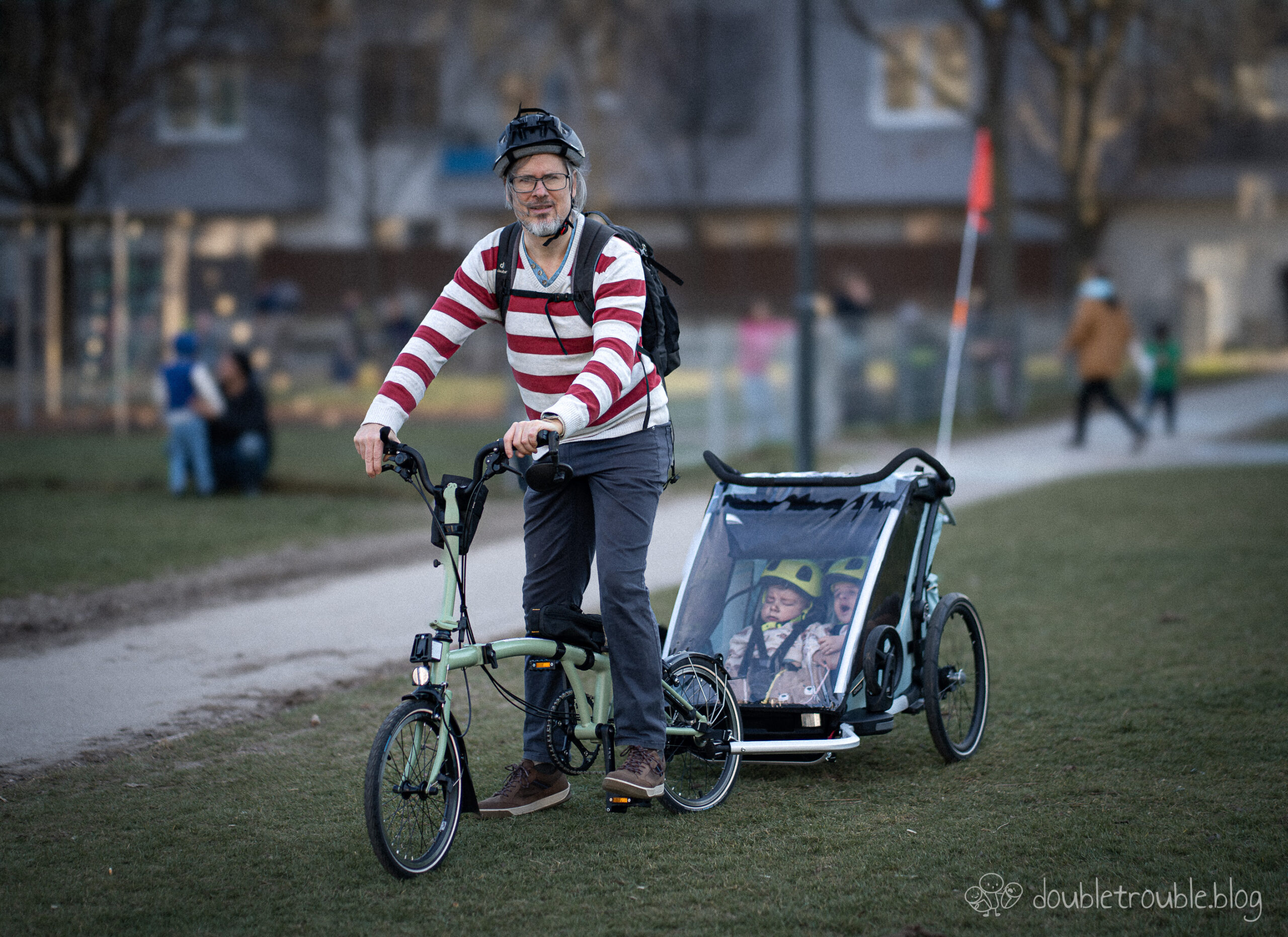 Thule Chariot Cross double bike trailer review